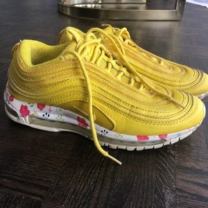 Beautiful yellow Nike air max